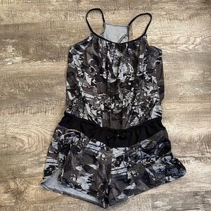 The North Face‎ Women’s Large Runagade Flash Dry Romper